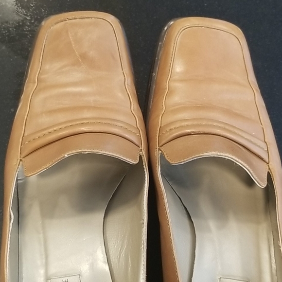💕SAKS FIFTH AVENUE💕 Penny Loafer Leather Heels - Picture 4 of 13